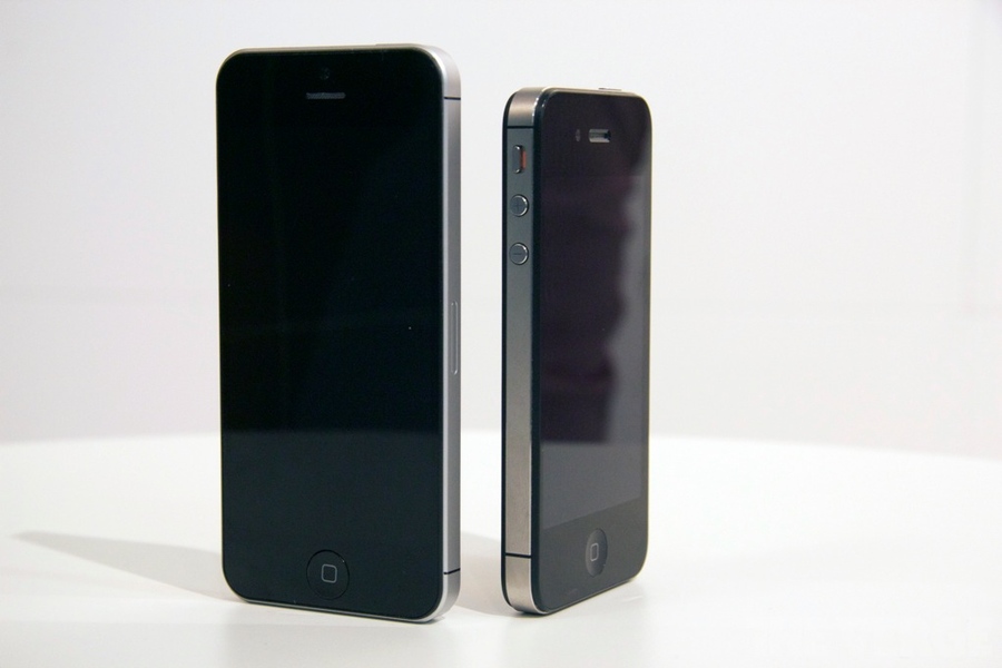 A closer look at the iPhone 5 Mockup